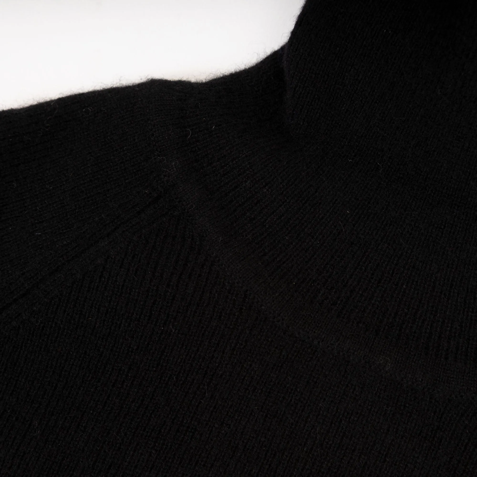 100% Cashmere Luna Roll Polo Black