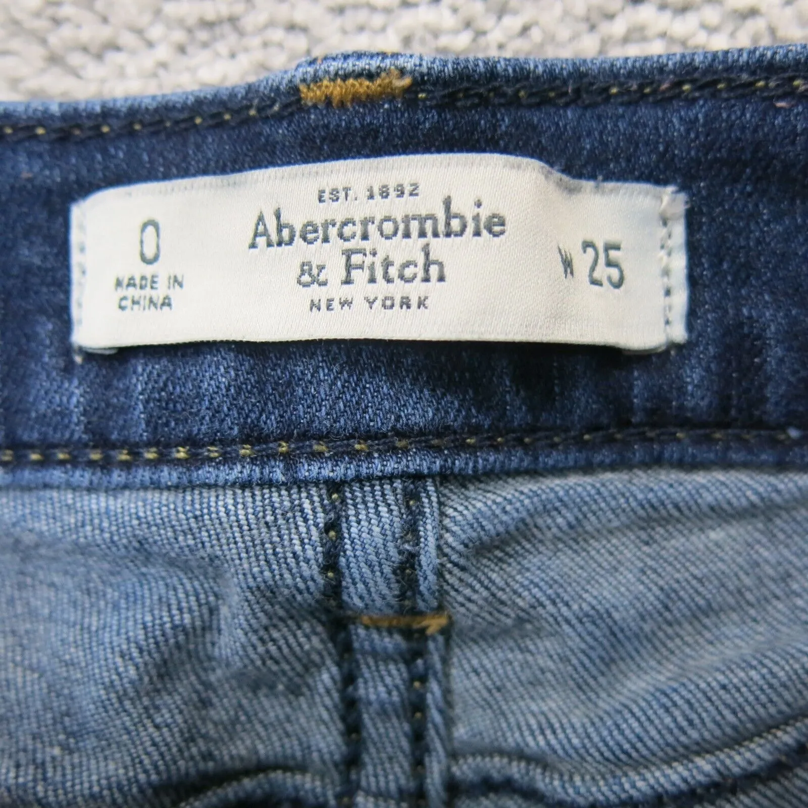 Abercrombie & Fitch Womens Roll Hem Jeans Shorts Denim Mid Rise Blue Size W25