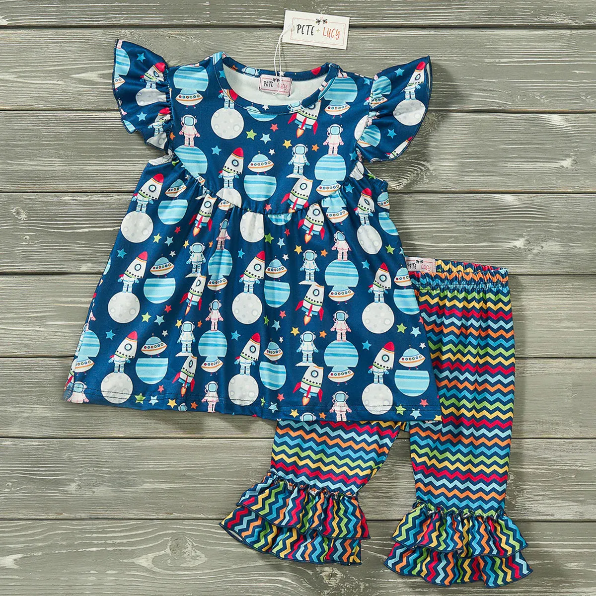 Aliens and friends 2-piece capri set