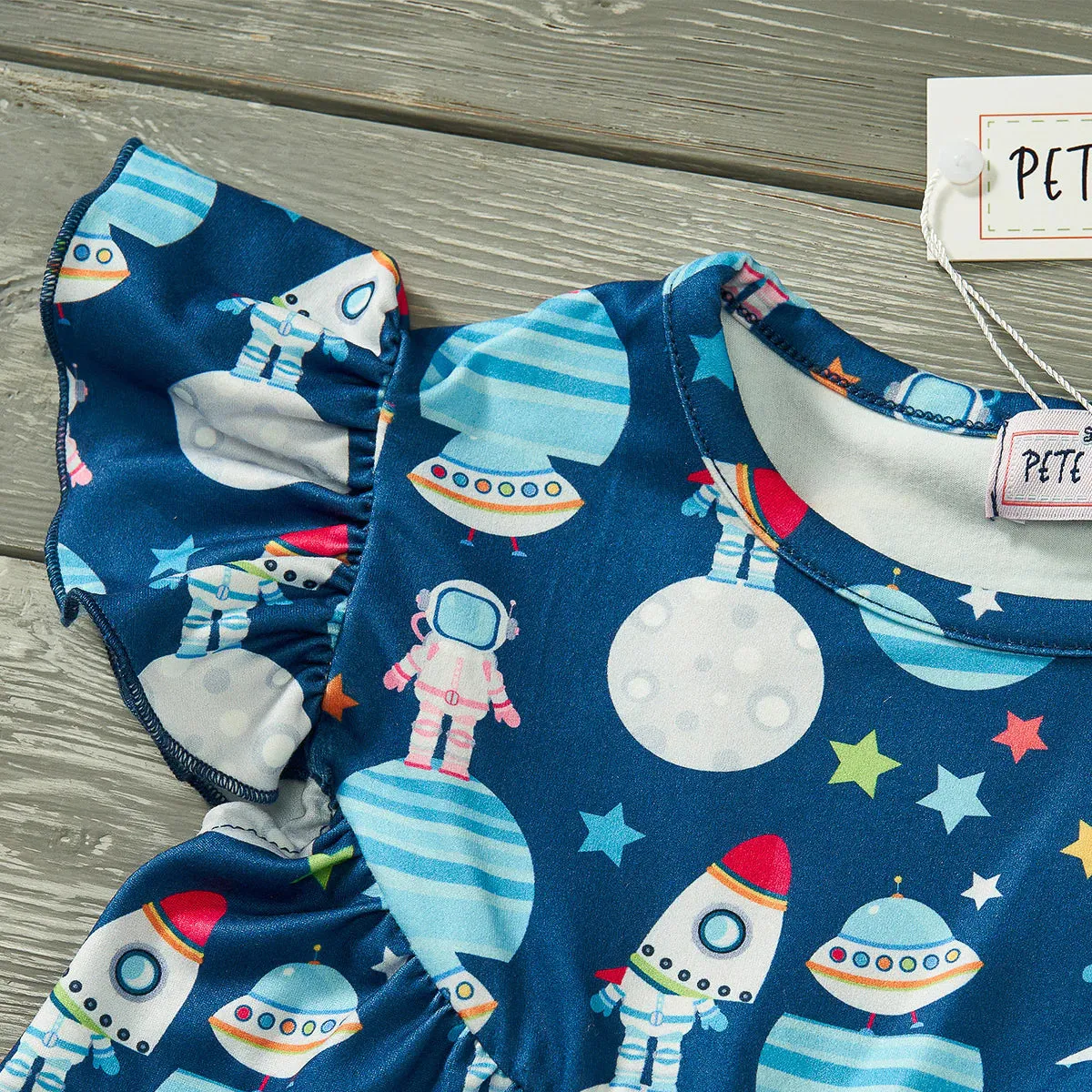 Aliens and friends 2-piece capri set