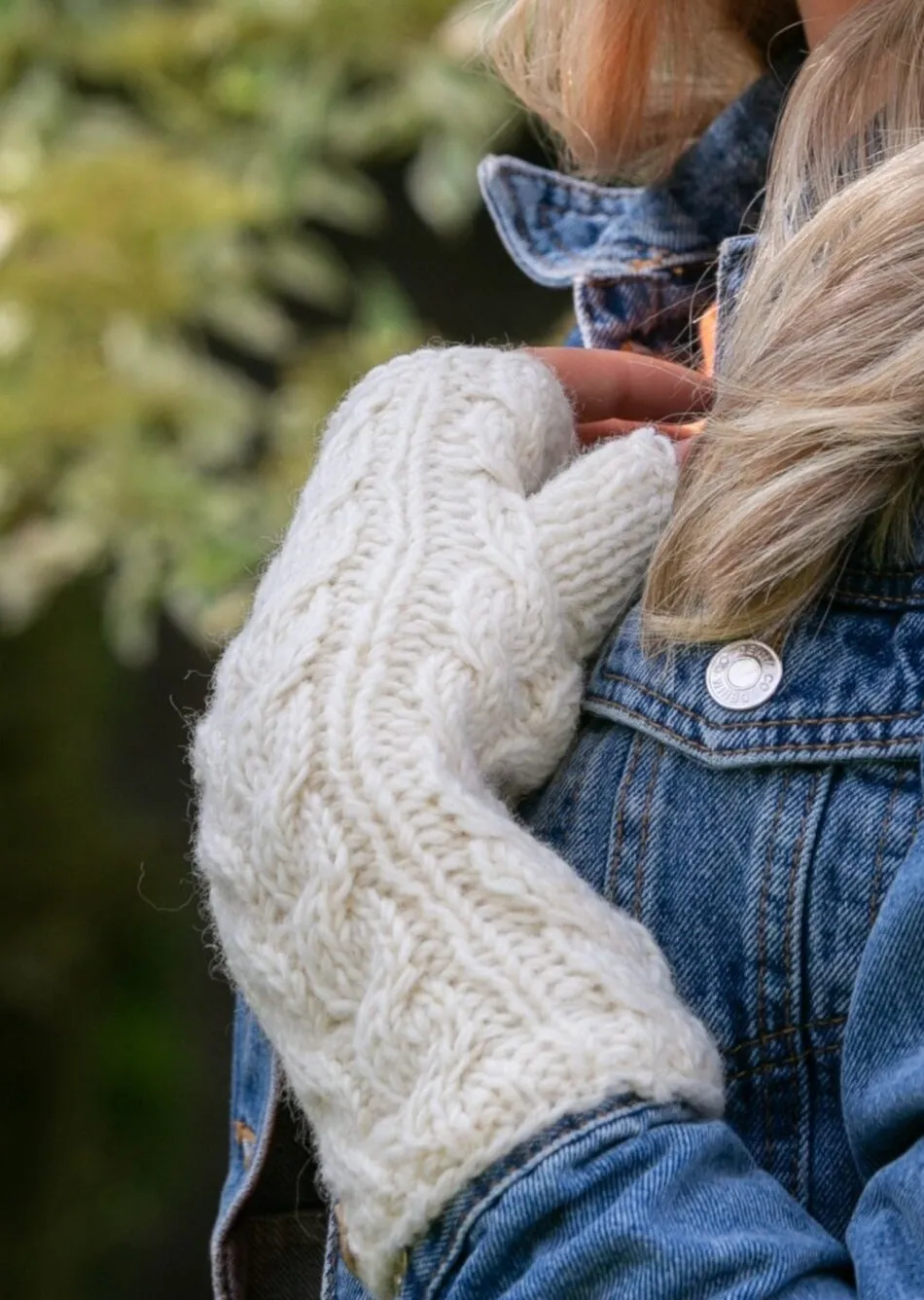 Aran Cable Handwarmers | Natural