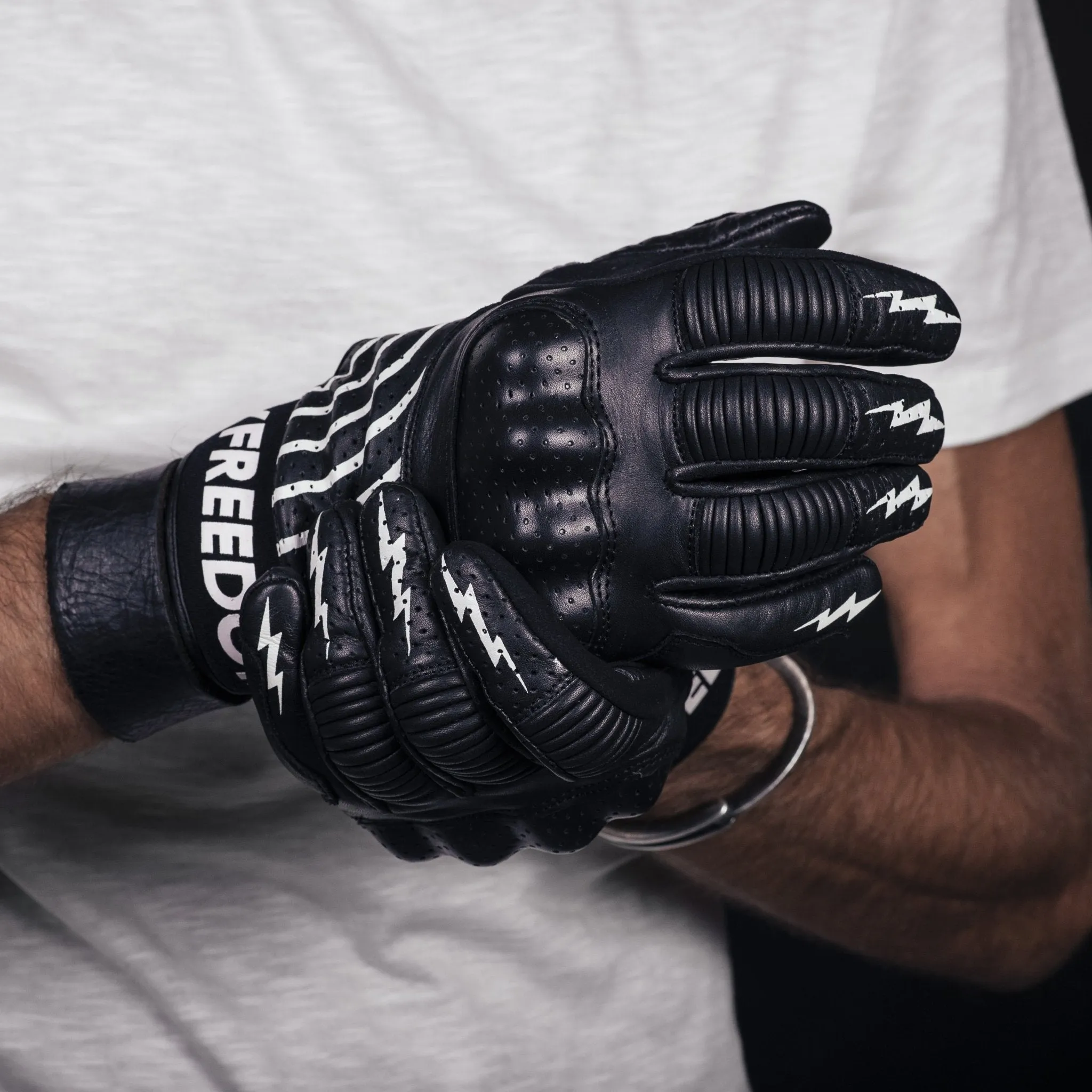 Holy Freedom Ipnotico Gloves