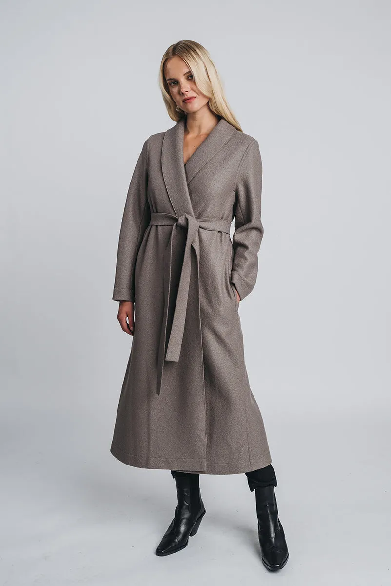 TUNDRA woolen coat in taupe