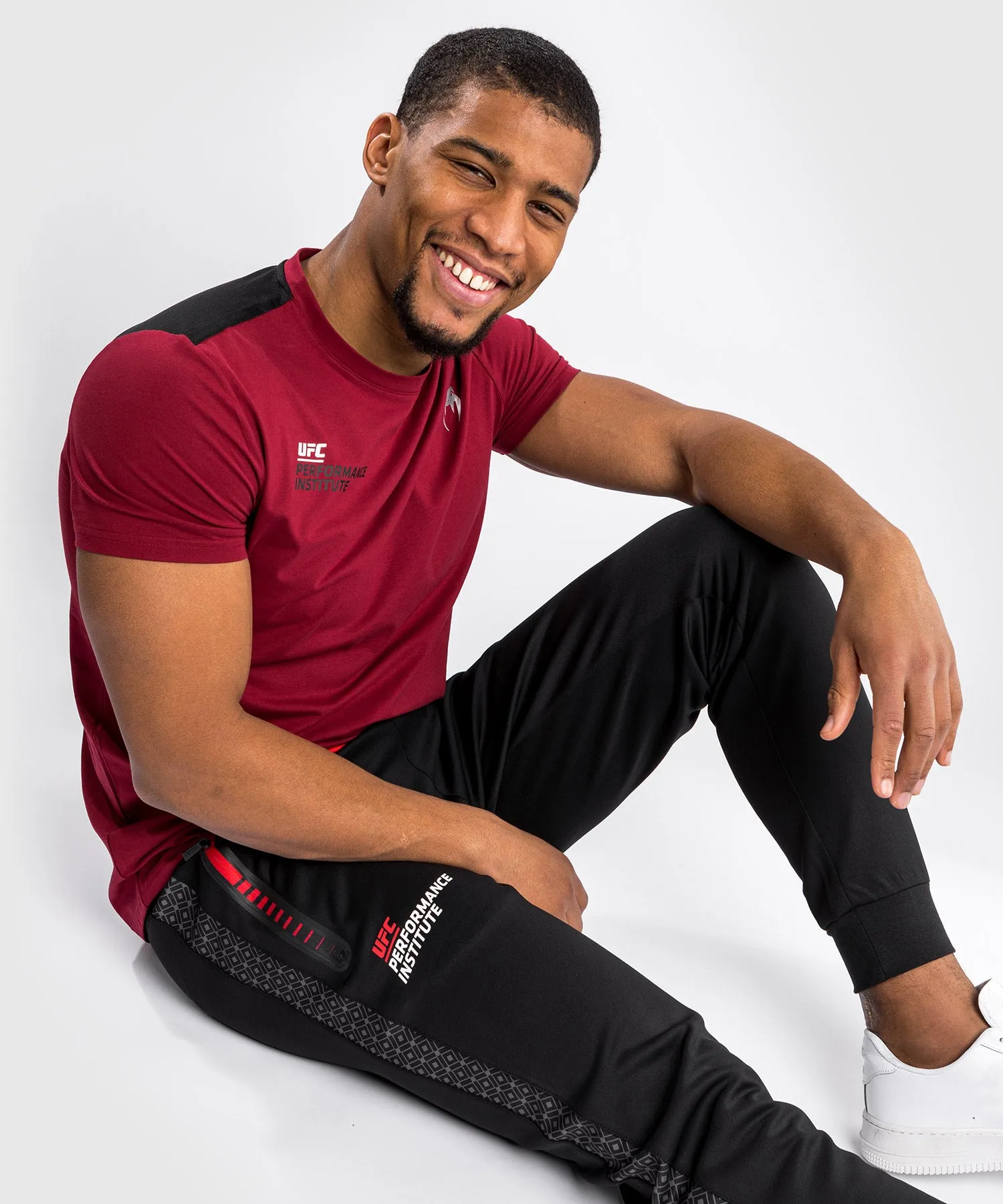 UFC Venum Performance Institute Joggers - Black/Red